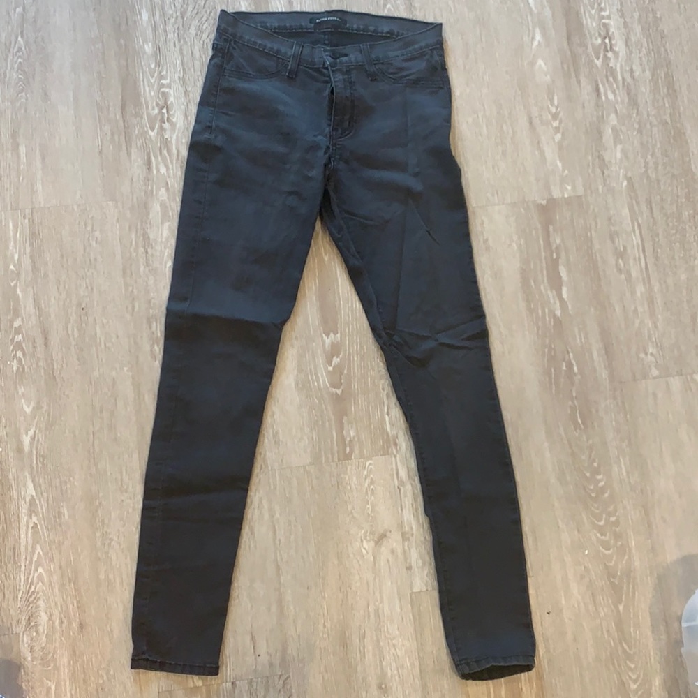 Flying monkey size 28 grey distressed stretch Jean